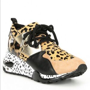 ❌SOLD❌Steve Madden Cliff Animal Sneakers